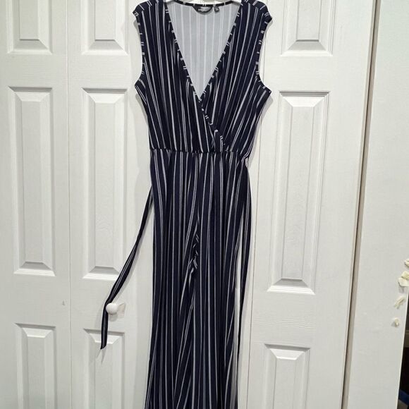 MLLE GABRIELLE sleeveless striped blue/white jumpsuit string waist tide … - Picture 10 of 11